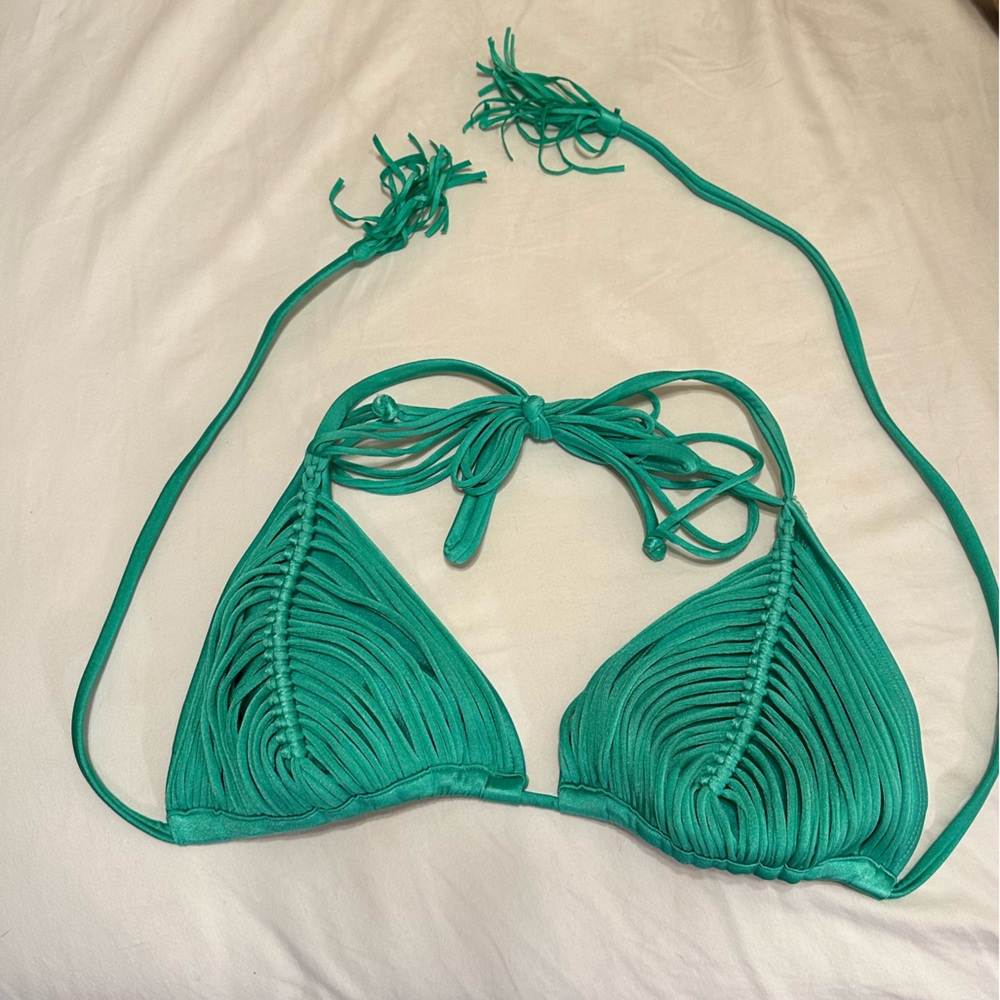 PQ bikini top NEVER worn emerald bay